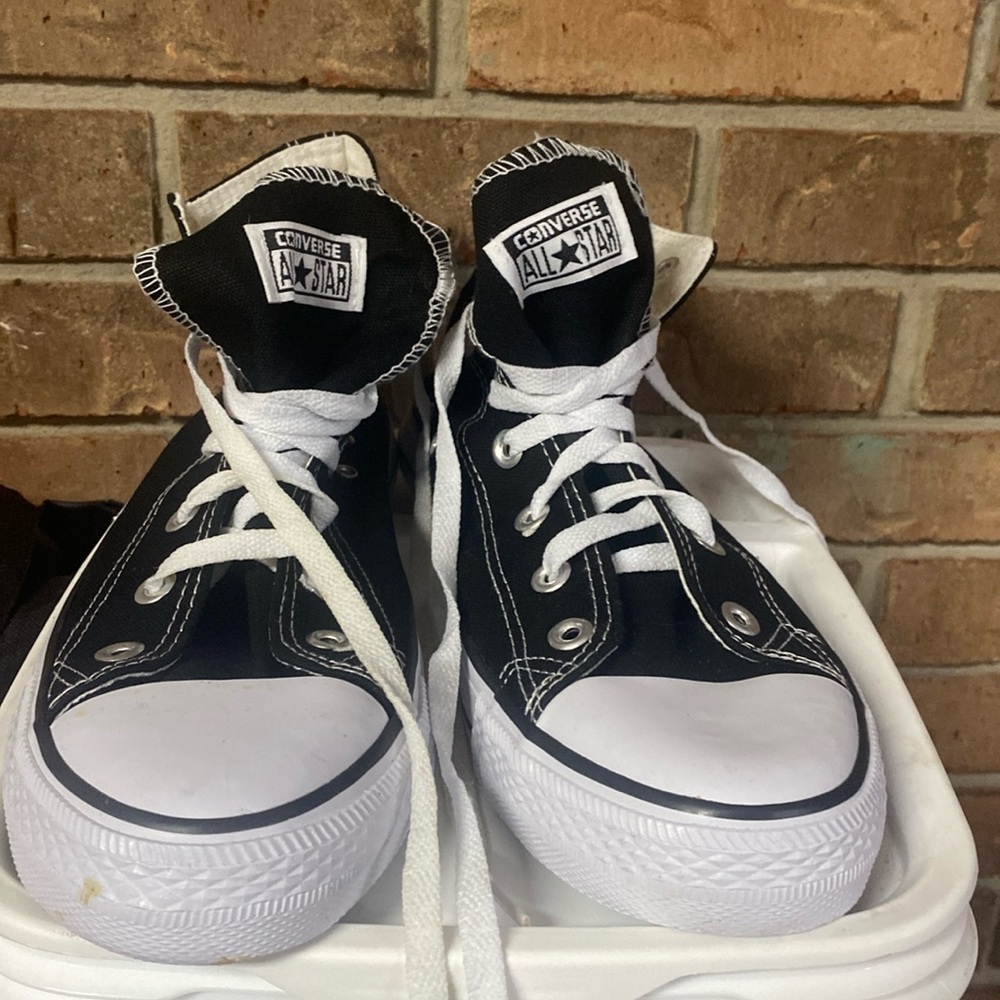 Brand new men’s converses never worn ordered the wrong size